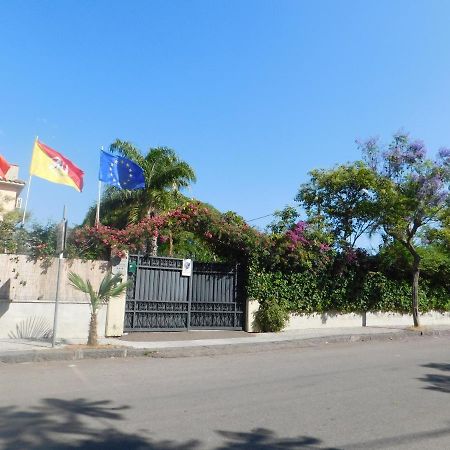 Villa Delle Vacanze Fiumefreddo di Sicilia Buitenkant foto