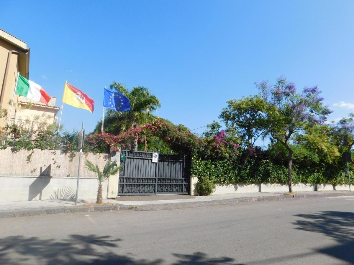 Villa Delle Vacanze Fiumefreddo di Sicilia Buitenkant foto