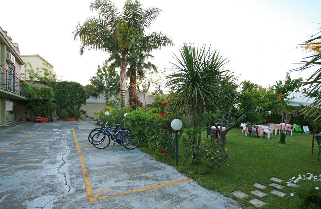 Villa Delle Vacanze Fiumefreddo di Sicilia Buitenkant foto