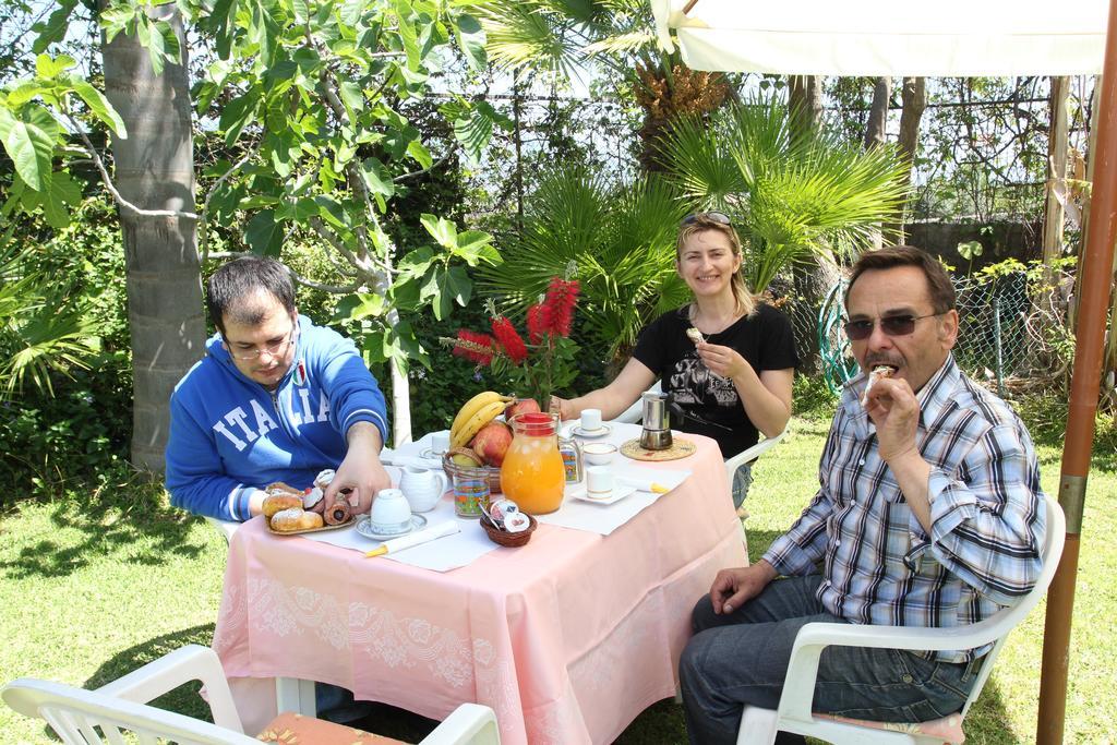 Villa Delle Vacanze Fiumefreddo di Sicilia Buitenkant foto