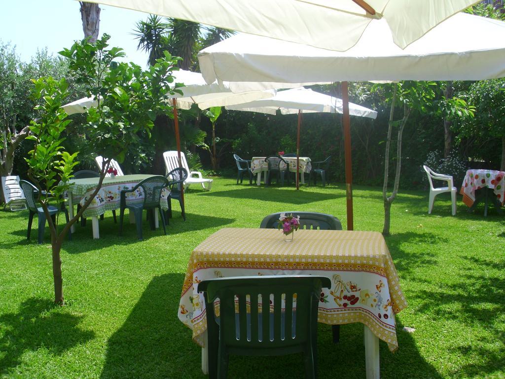 Villa Delle Vacanze Fiumefreddo di Sicilia Buitenkant foto