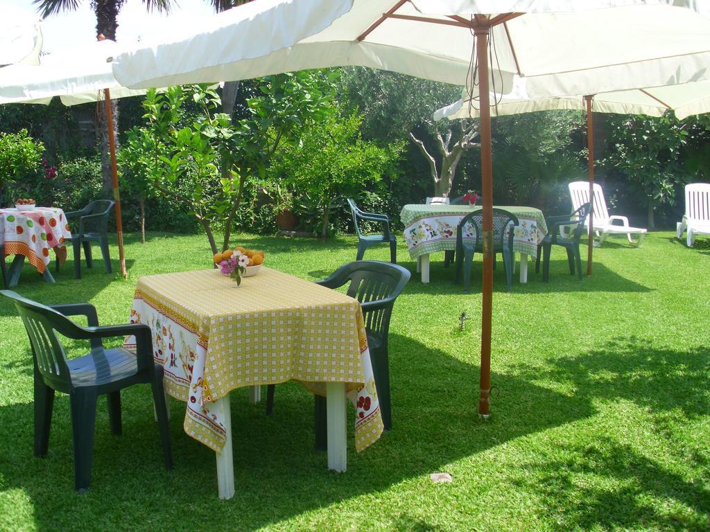 Villa Delle Vacanze Fiumefreddo di Sicilia Buitenkant foto