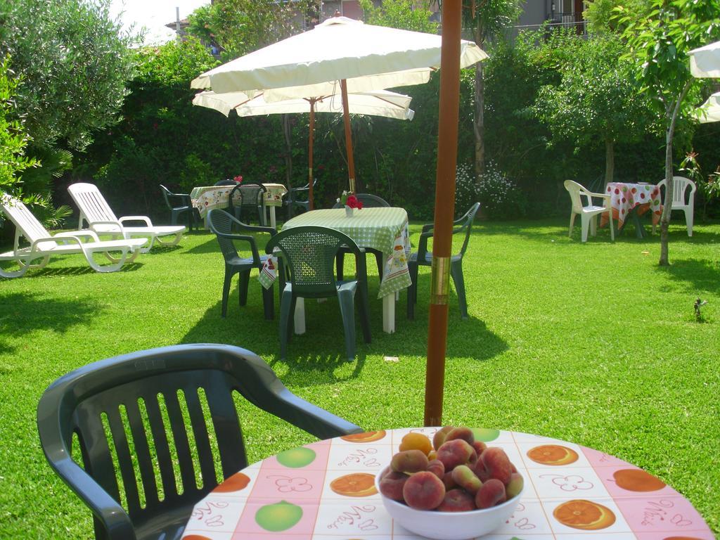 Villa Delle Vacanze Fiumefreddo di Sicilia Buitenkant foto