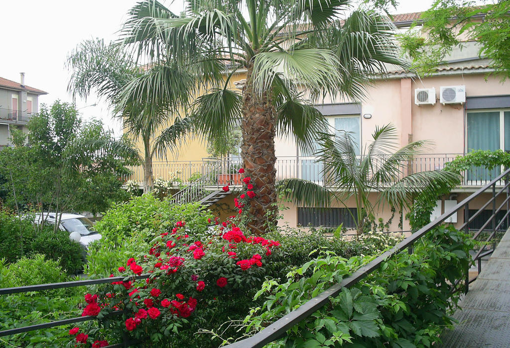 Villa Delle Vacanze Fiumefreddo di Sicilia Buitenkant foto