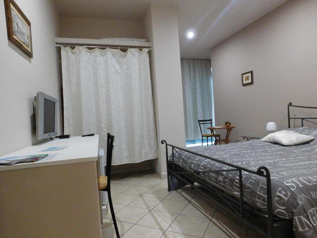 Villa Delle Vacanze Fiumefreddo di Sicilia Buitenkant foto