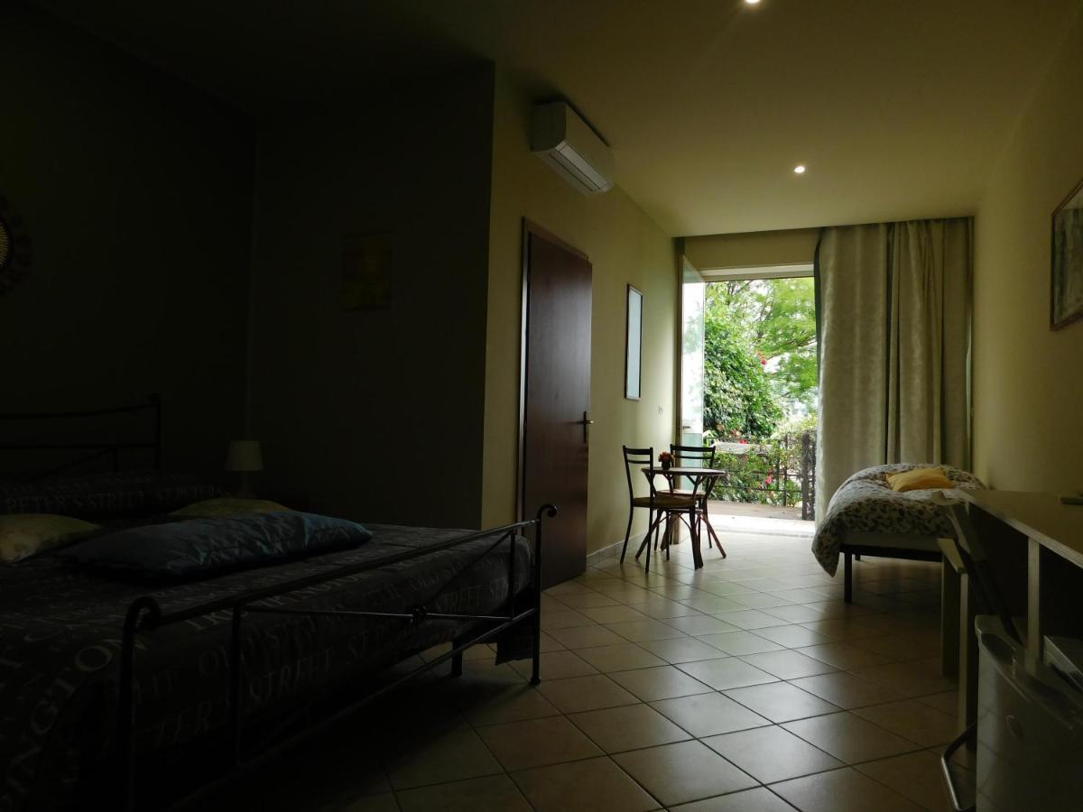 Villa Delle Vacanze Fiumefreddo di Sicilia Buitenkant foto